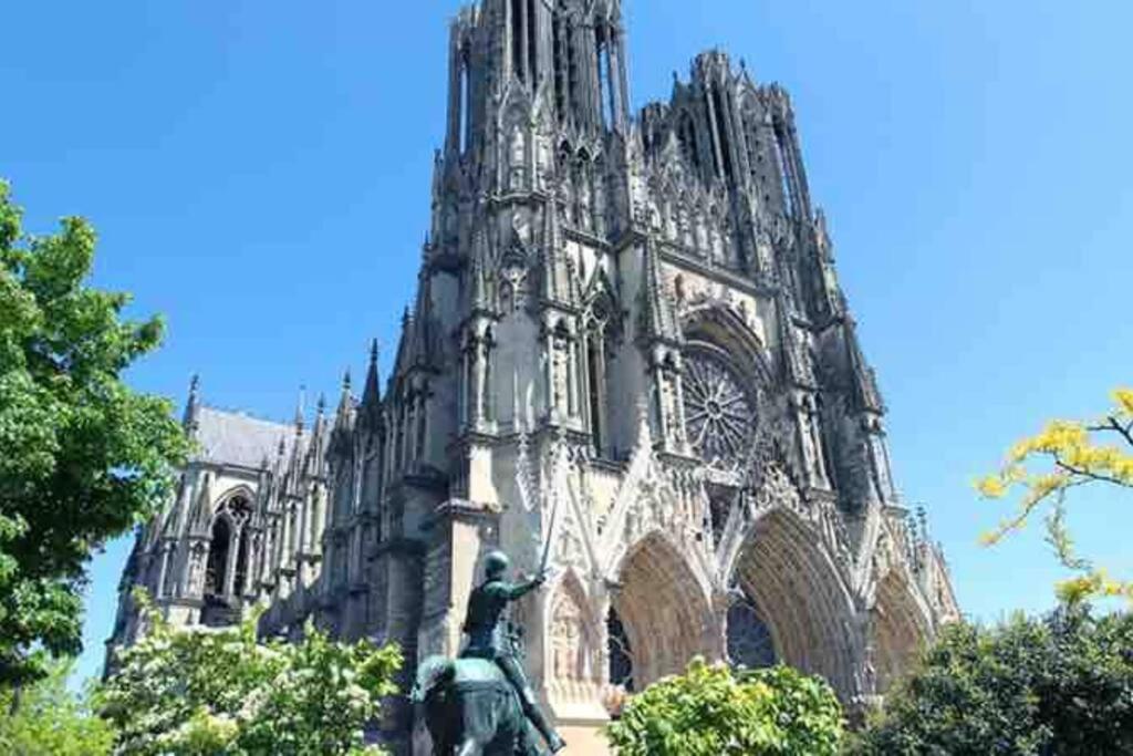 Apartamento Apppartement Des Sacres De Reims Exterior foto